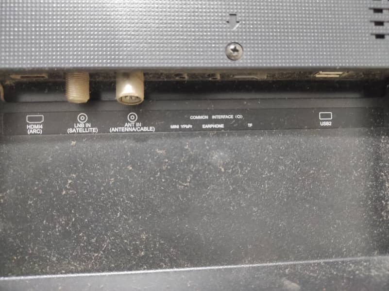 55" Haier Smart LED (Panel Damage) 2