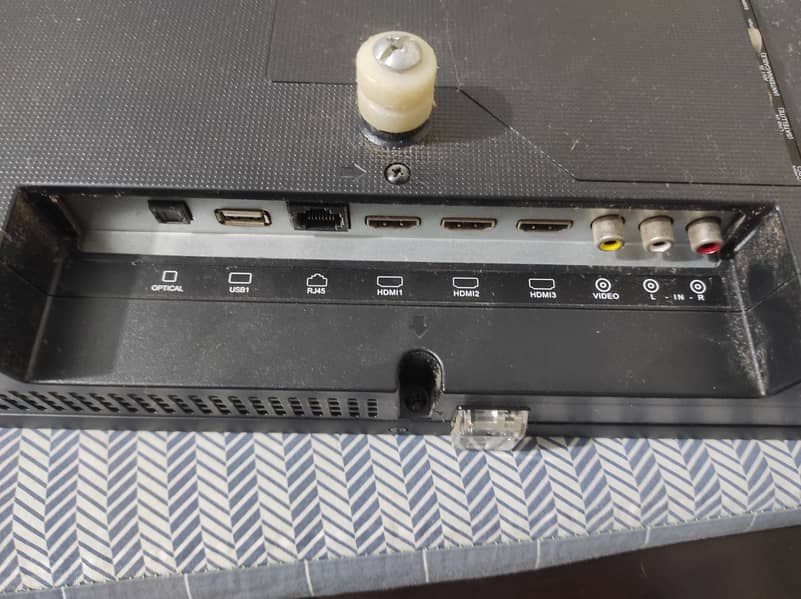 55" Haier Smart LED (Panel Damage) 4