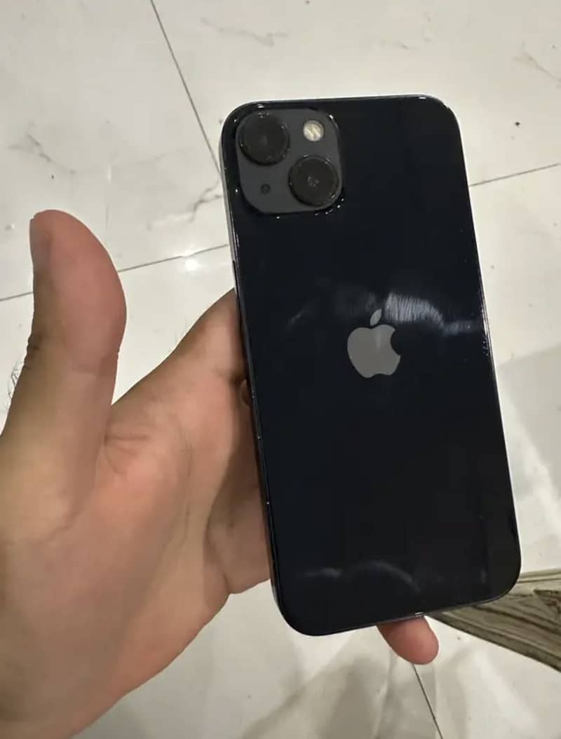 Apple iPhone 13 0