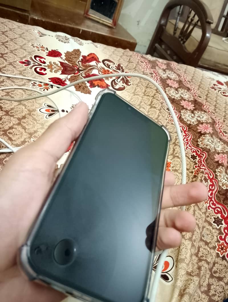 Apple iPhone 13 Pro Max 1