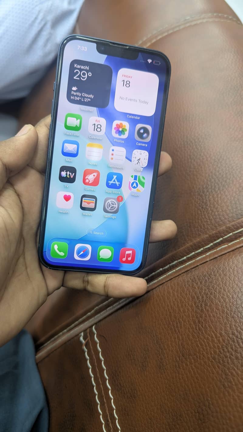Apple iPhone 13 0