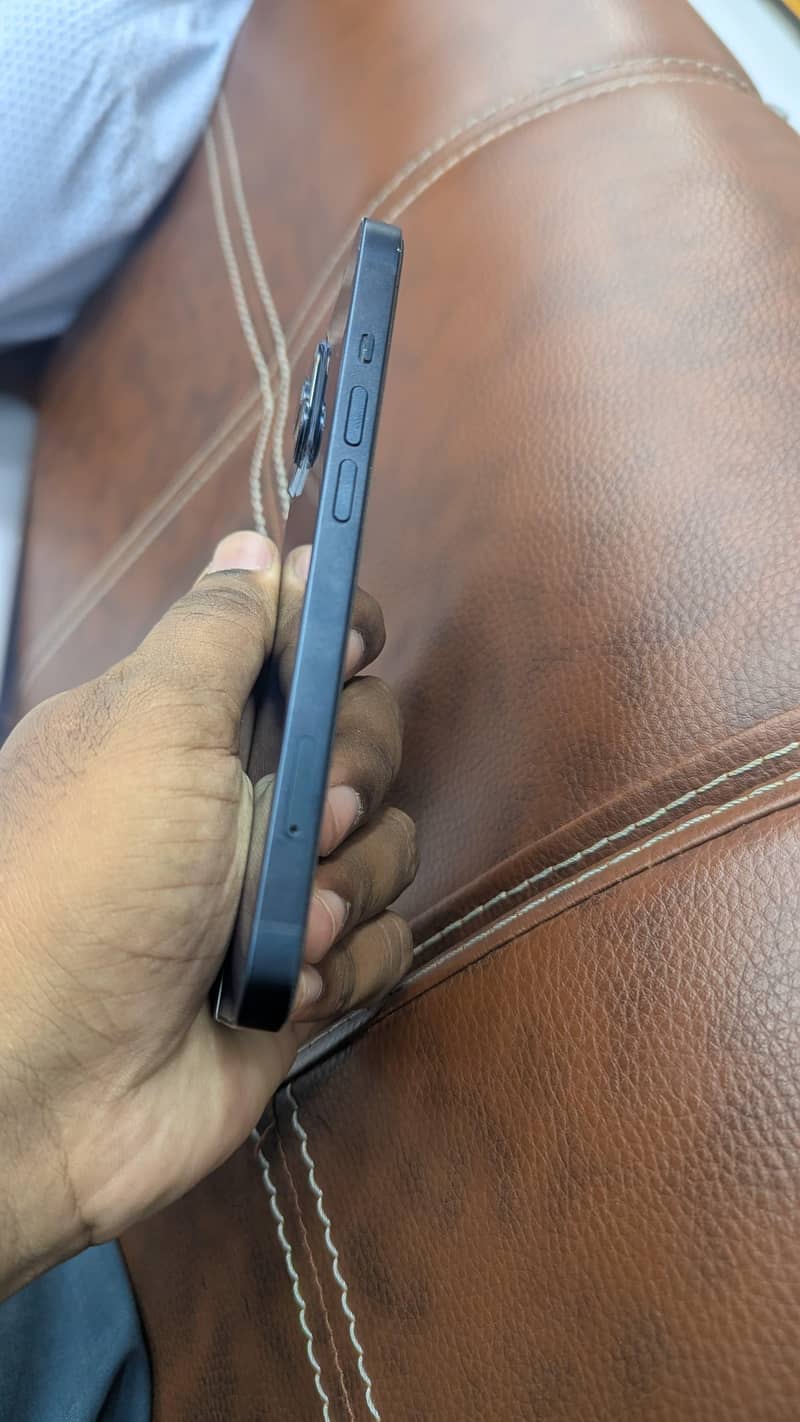Apple iPhone 13 6