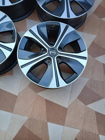 17 size Nissan Leaf and Kicks Original Rims 6.5jj