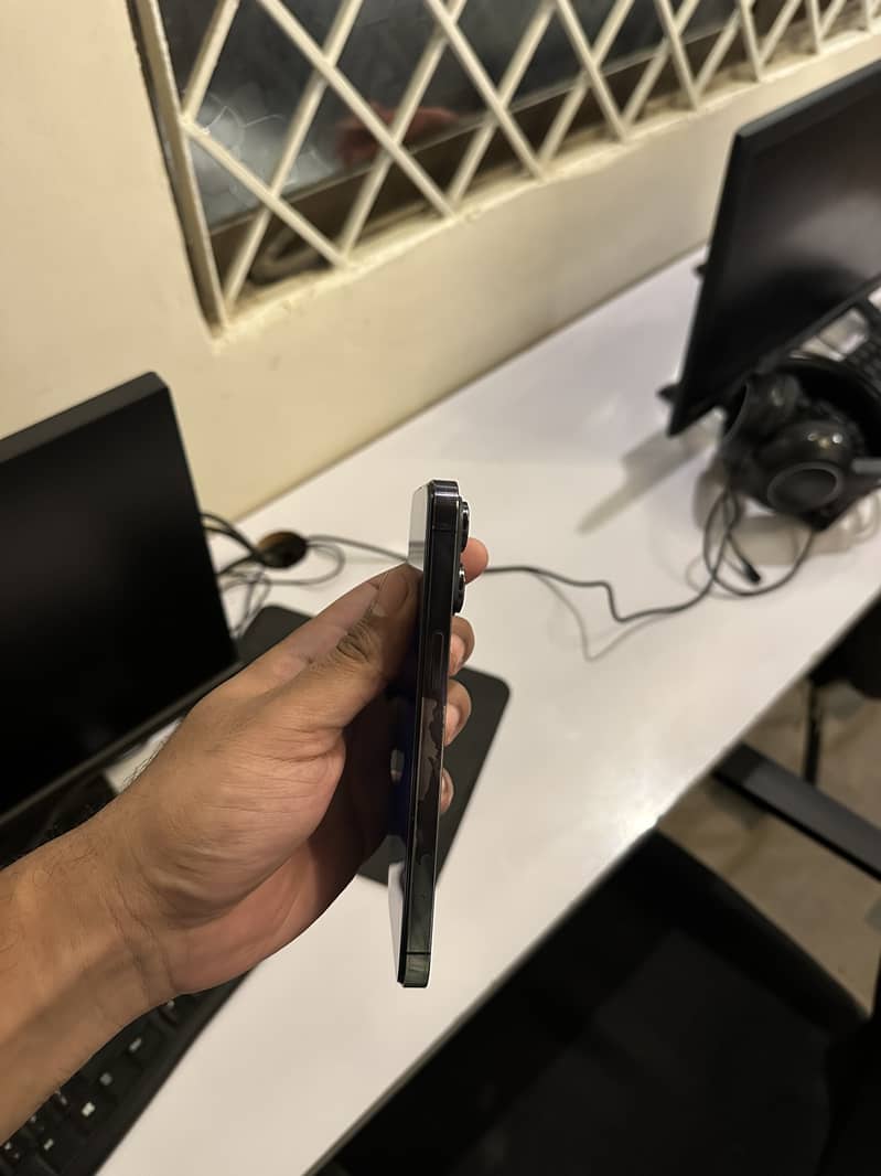 Apple iPhone 14 Pro Max 3