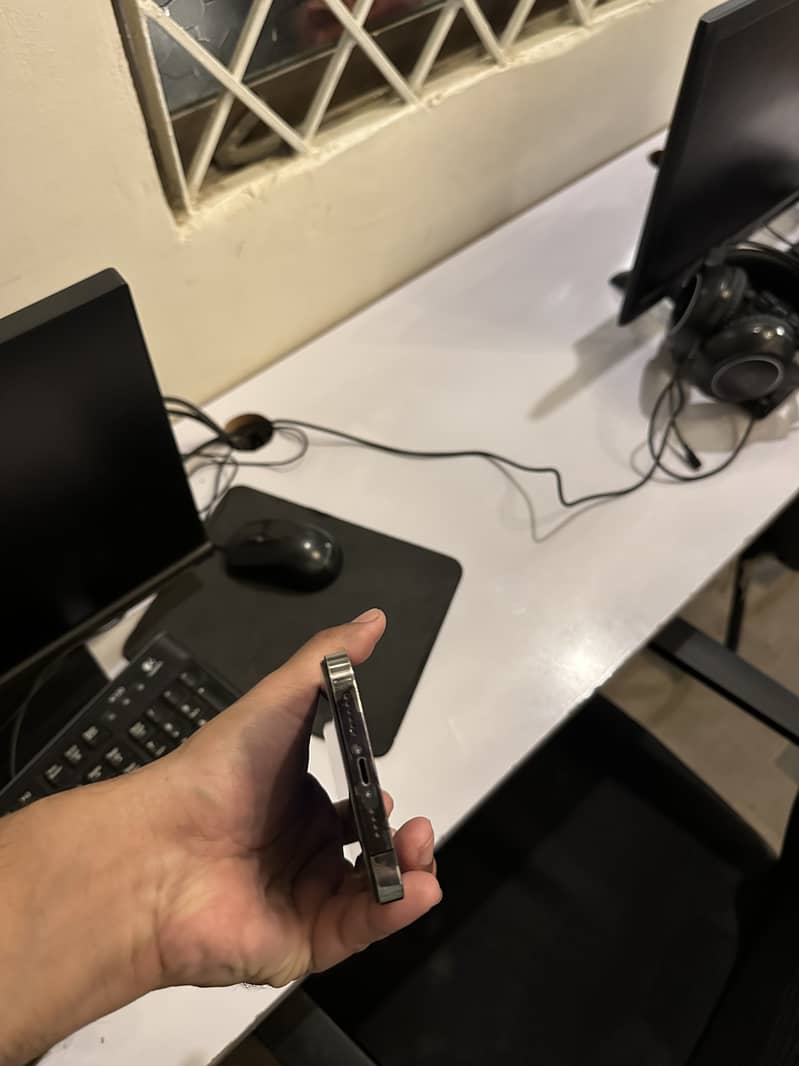 Apple iPhone 14 Pro Max 5