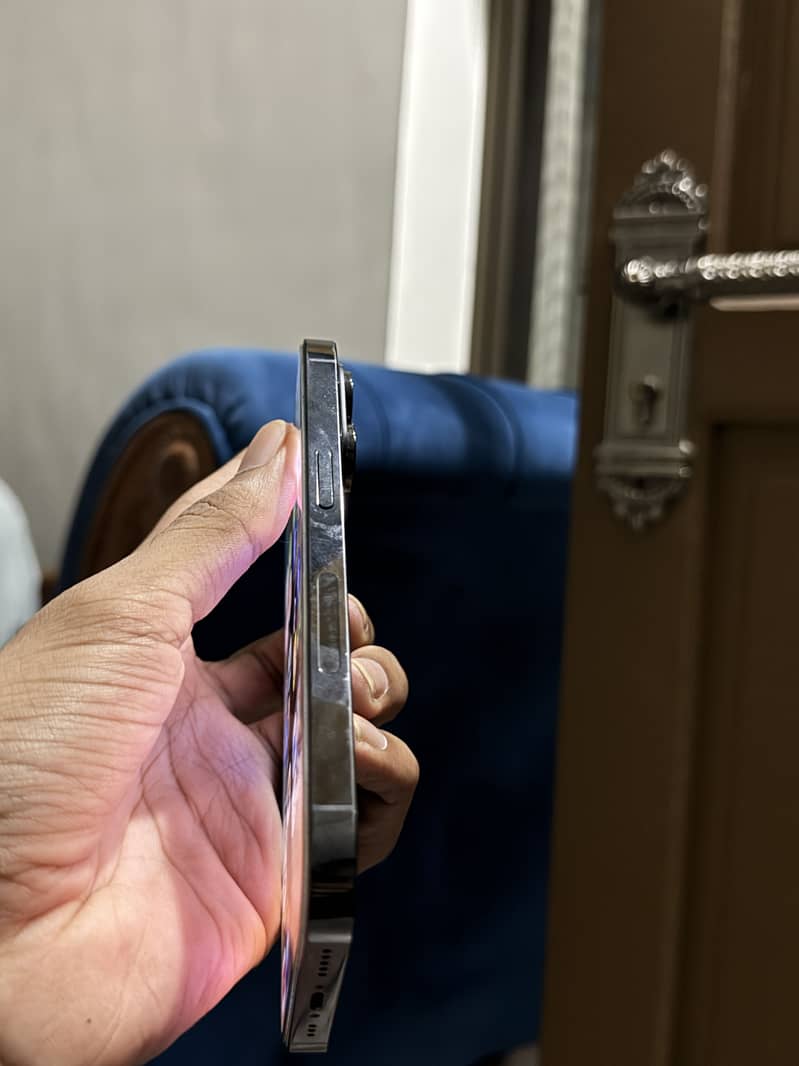 Apple iPhone 14 Pro 4