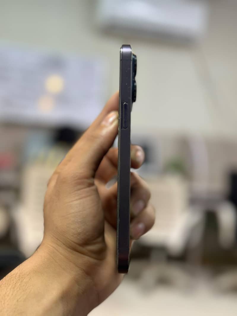 Apple iPhone 14 Pro Max 0