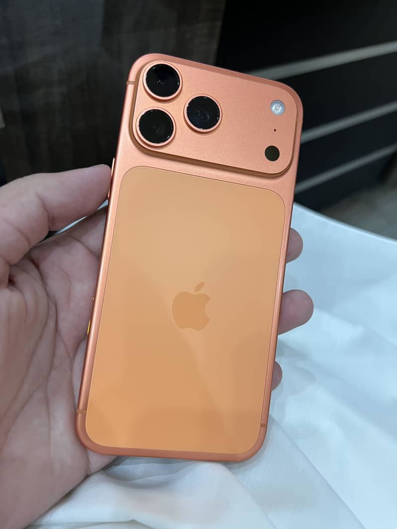 Apple iPhone 17 Pro Max 0