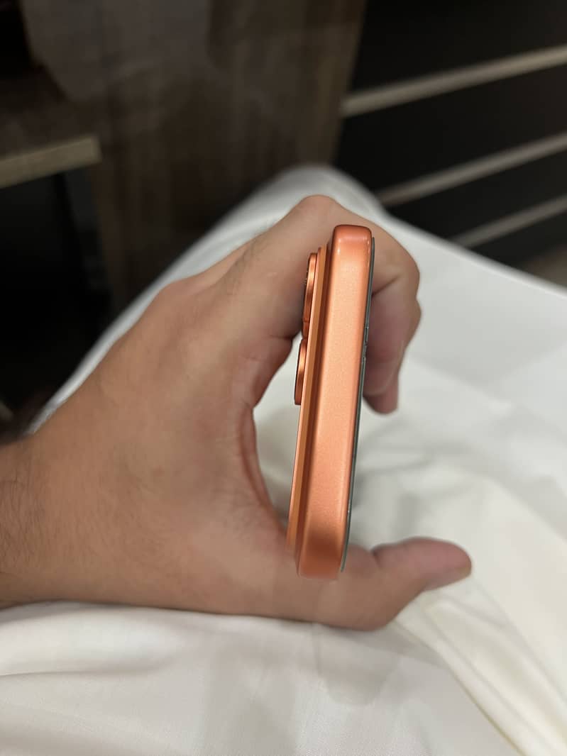 Apple iPhone 17 Pro Max 5