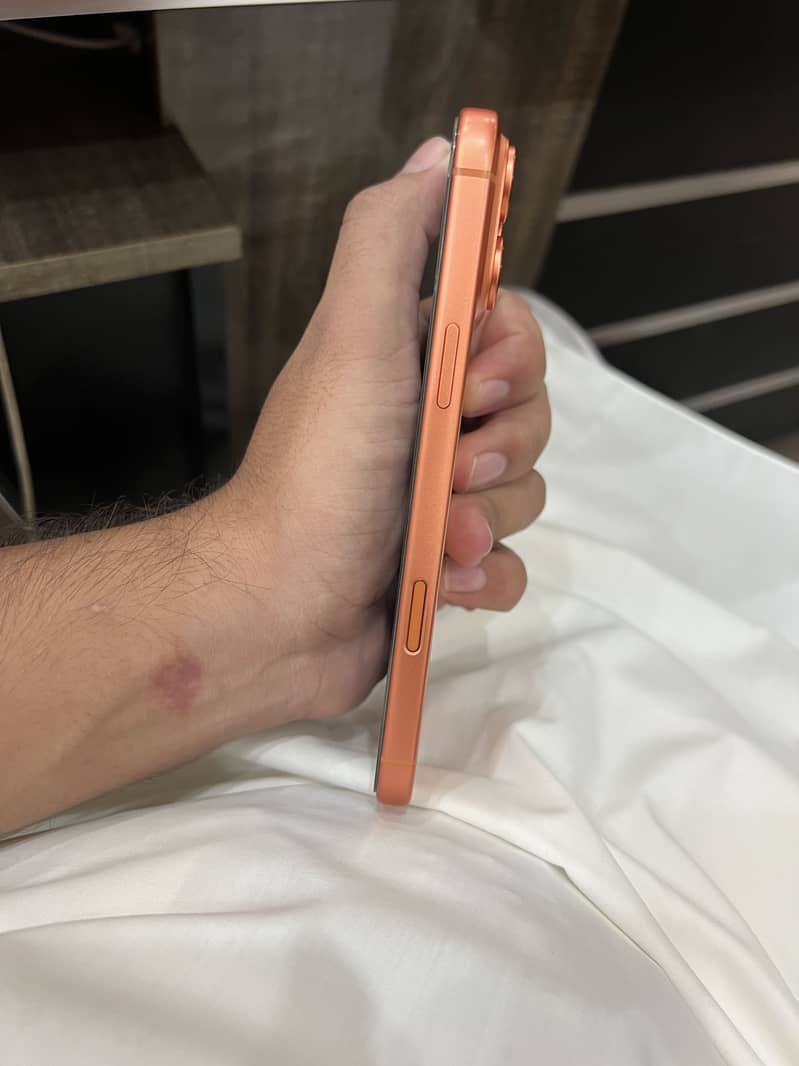 Apple iPhone 17 Pro Max 6