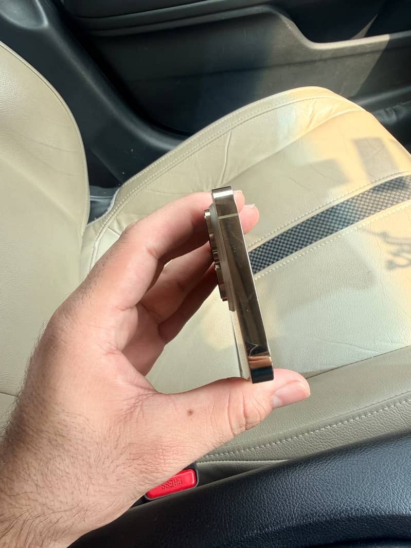 Apple iPhone 14 Pro 4