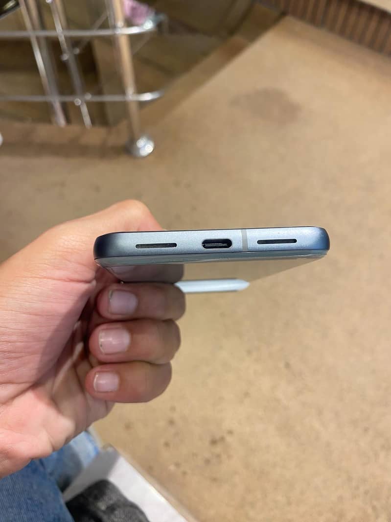 Google Pixel 8 5