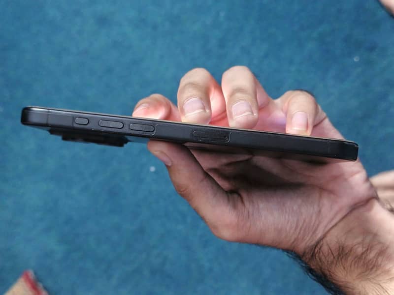 Apple iPhone 15 Pro Max 6