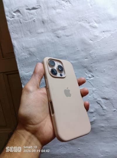 Apple iPhone 16 Pro