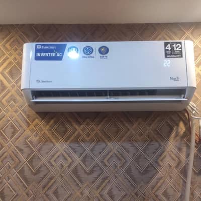 Dawlanwce inverter ac  0.75 ton 11 years warrnty 10/10 condition
