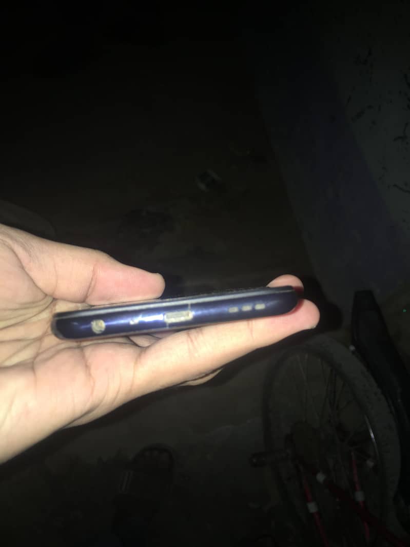 One plus N200 0