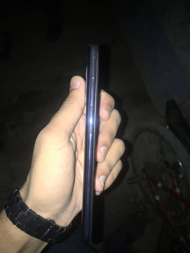One plus N200 4