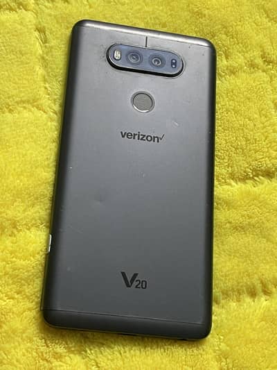 LG V20
