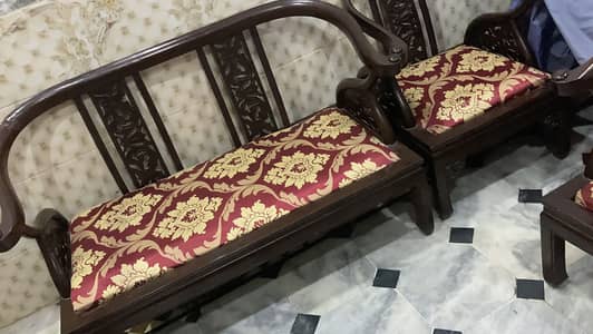 Beautiful Chinese style sofa set in a very good condition