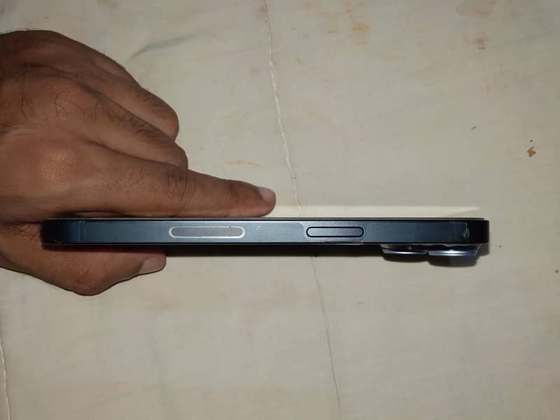 Apple iPhone 14 2