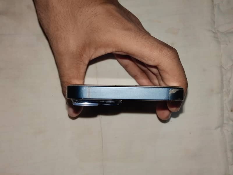 Apple iPhone 14 4