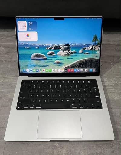 MACBOOK PRO 14” — M3 CHIP (512gb) Silver Edition