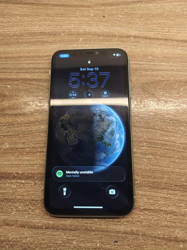 Apple iPhone 11 4