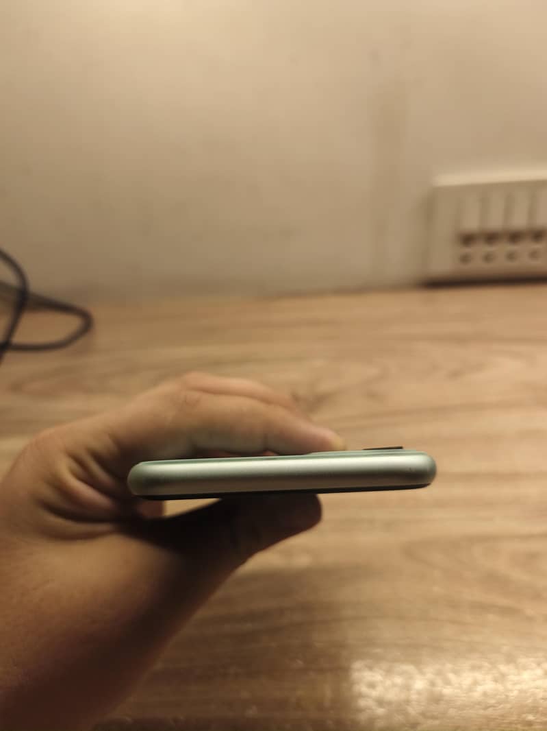Apple iPhone 11 8