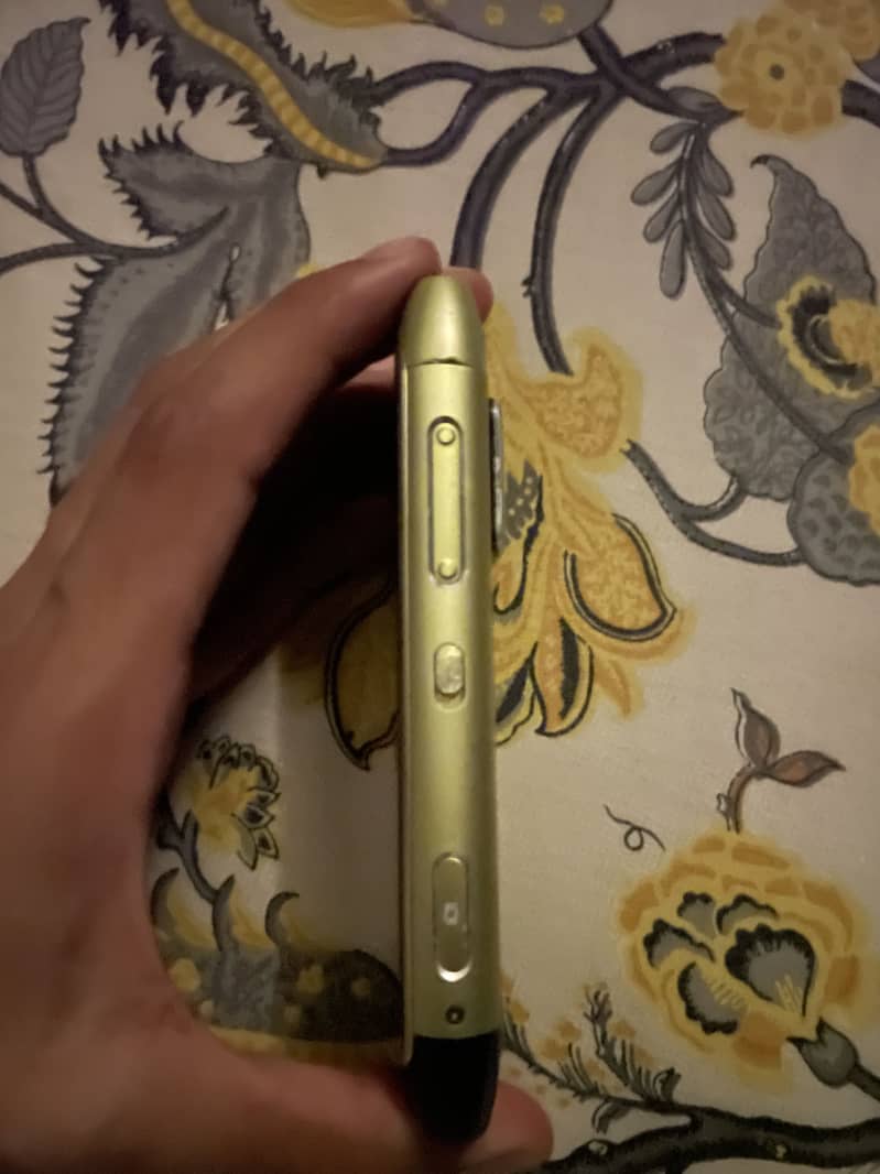 Nokia N8 1