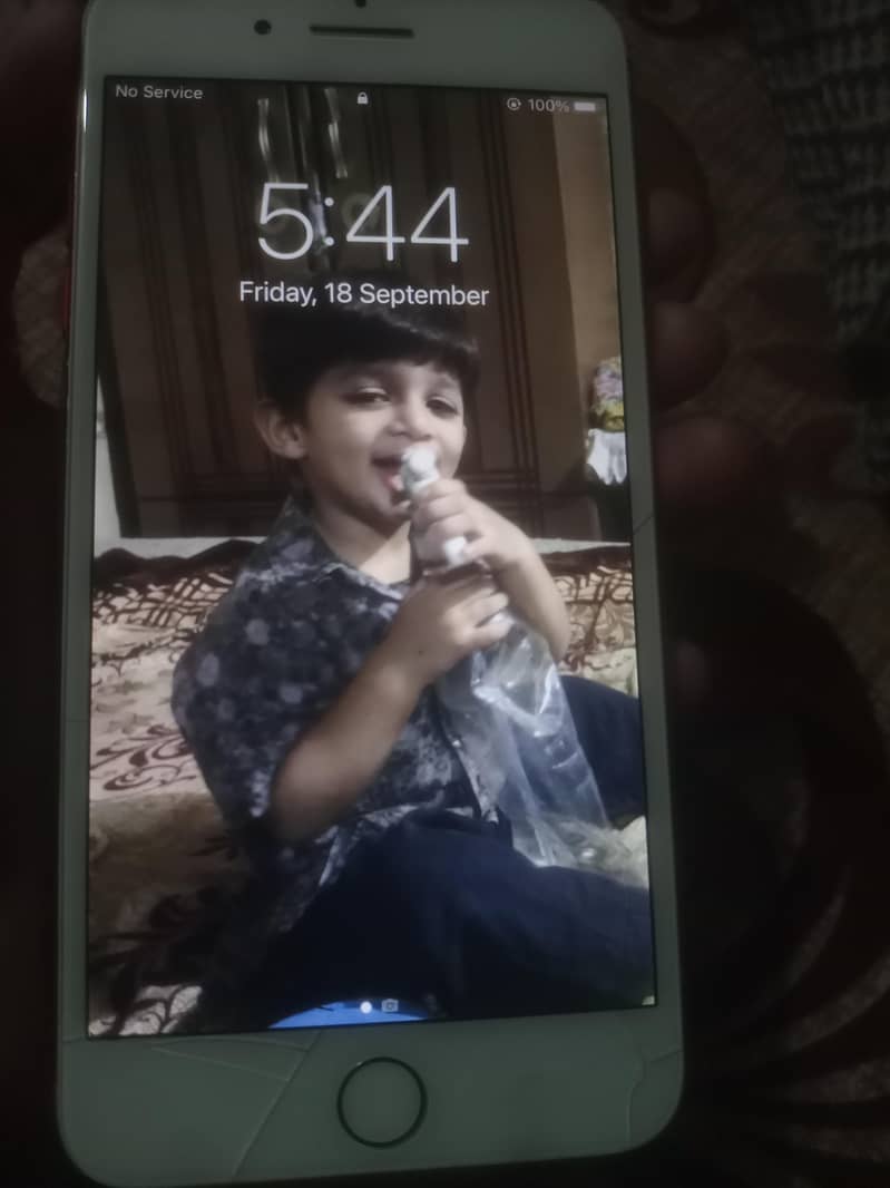 Apple iPhone 7 Plus 2