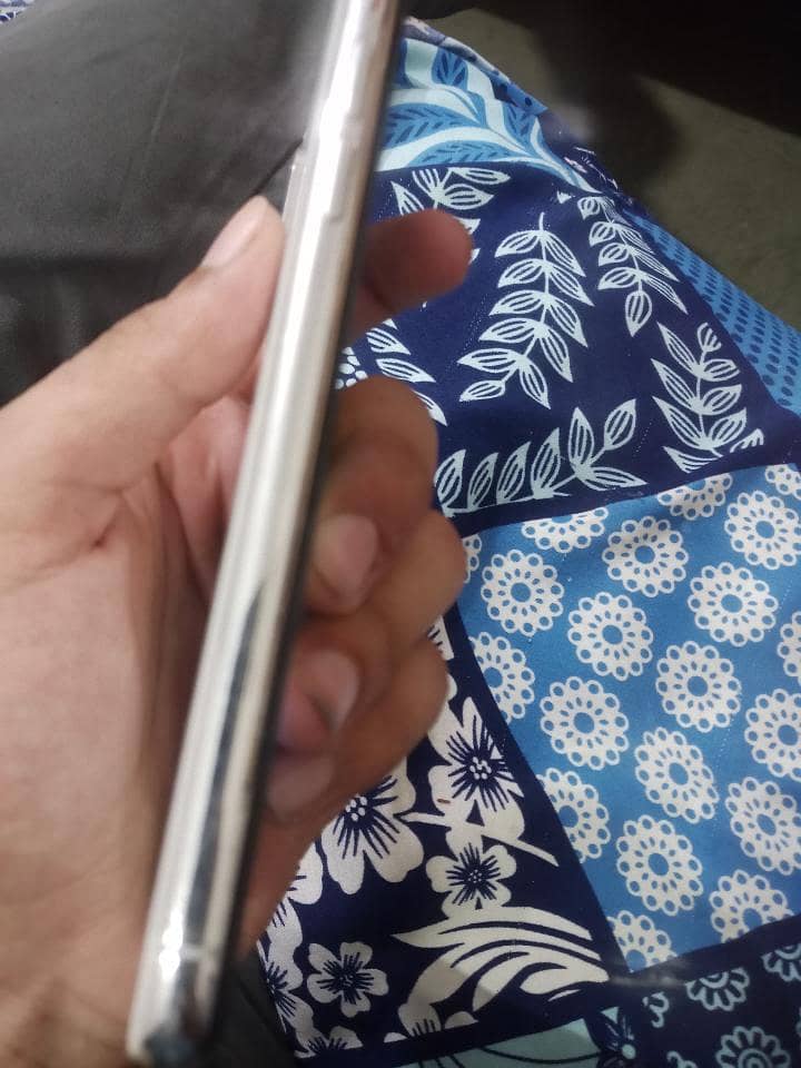Apple iPhone X 3