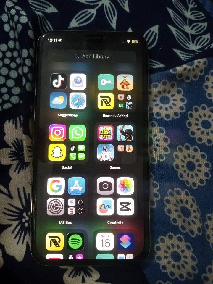 Apple iPhone X 4
