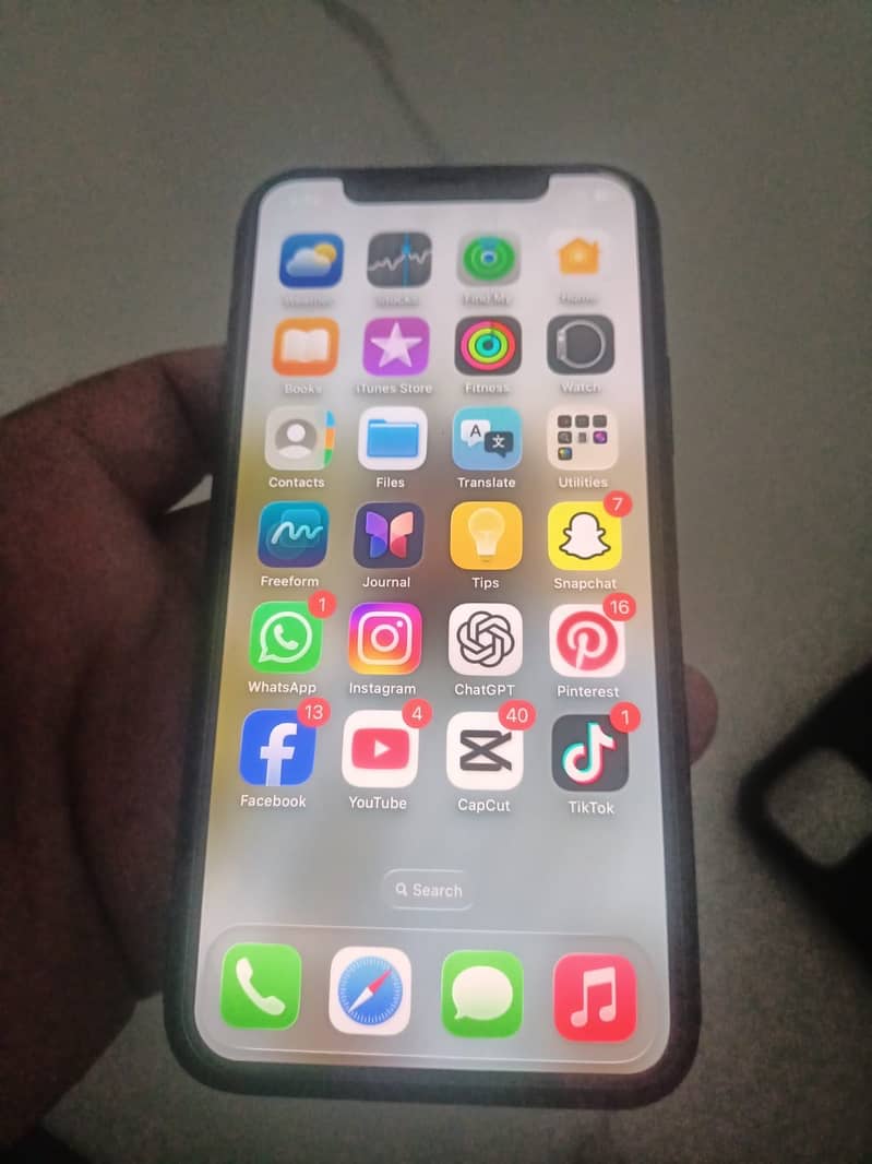 Apple iPhone 11 Pro 4