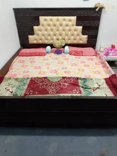 I am selling double bed