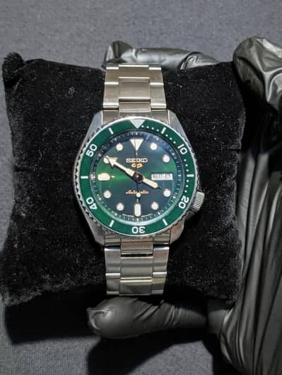 Seiko 5 Sports SRPD63K1 "Green Hulk"