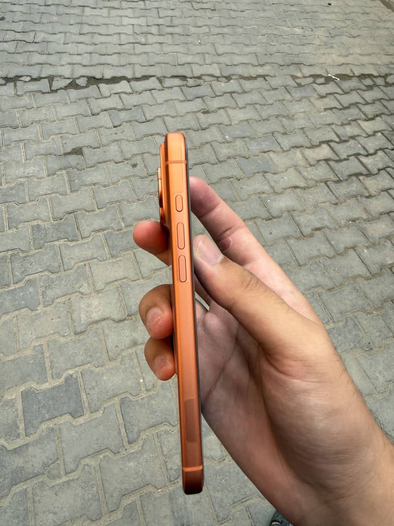 Apple iPhone 17 Pro Max 1