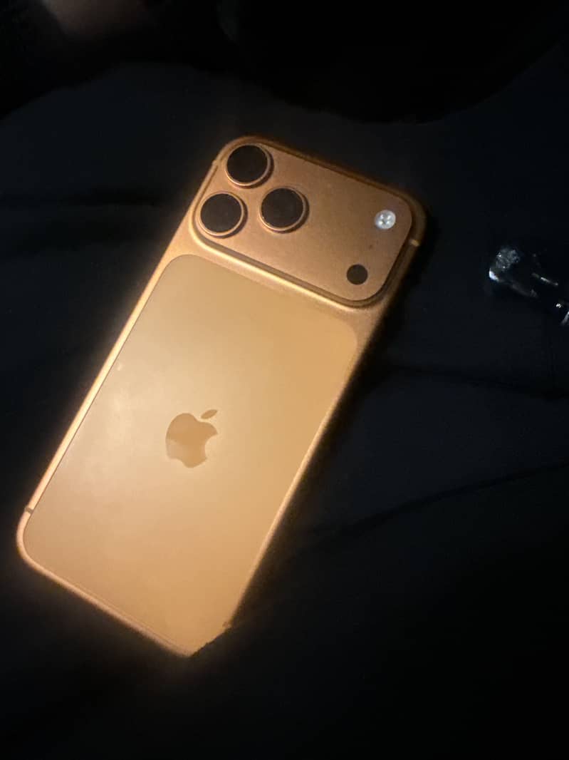 Apple iPhone 17 Pro Max 1