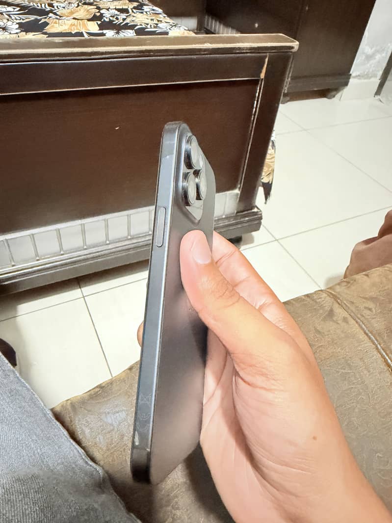 Apple iPhone 15 Pro Max 1