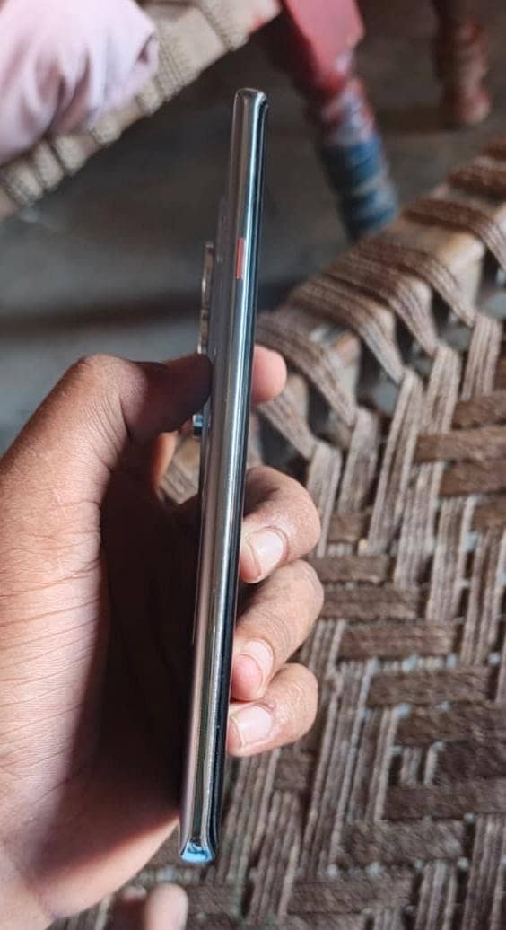 TECNO COMAN 40 PRO 3