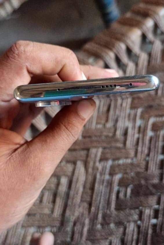 TECNO COMAN 40 PRO 4