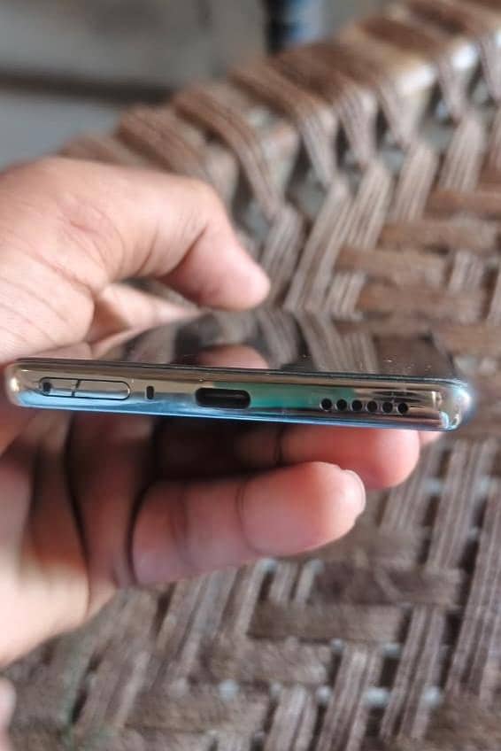 TECNO COMAN 40 PRO 5