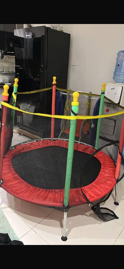 KIDS TRAMPOLINE/jumping