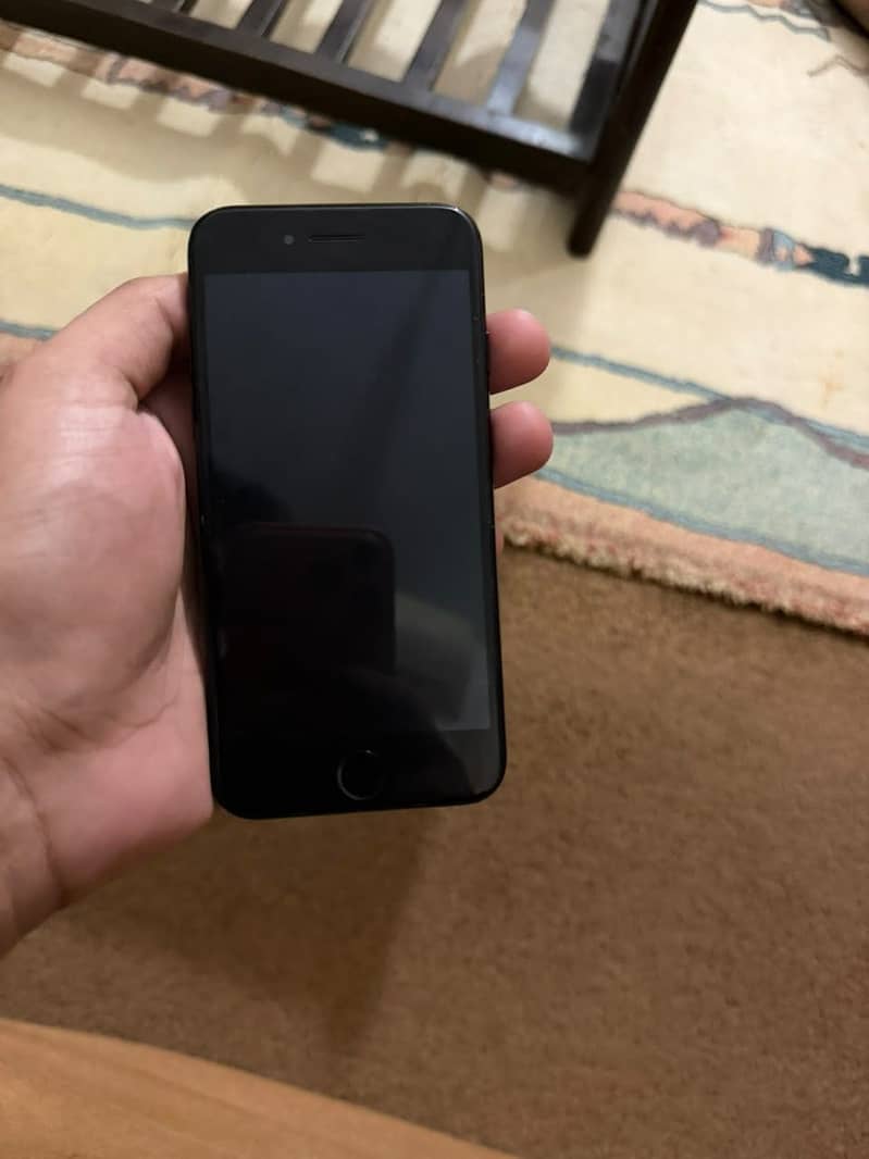 Apple iPhone 7 2