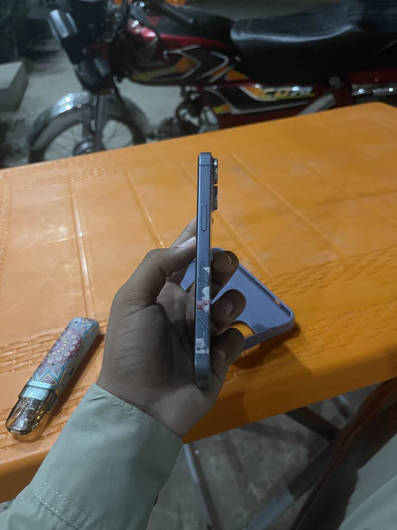 Apple iPhone 14 2
