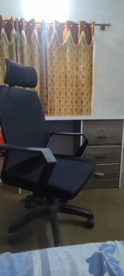 godd condition chair and table for sale dhamial road Rawalpindi