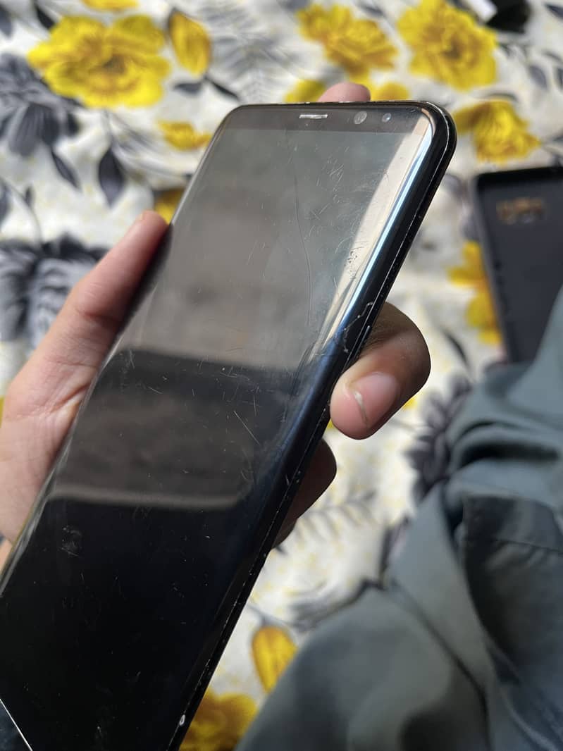 Samsung Mobile S8 Plus 1