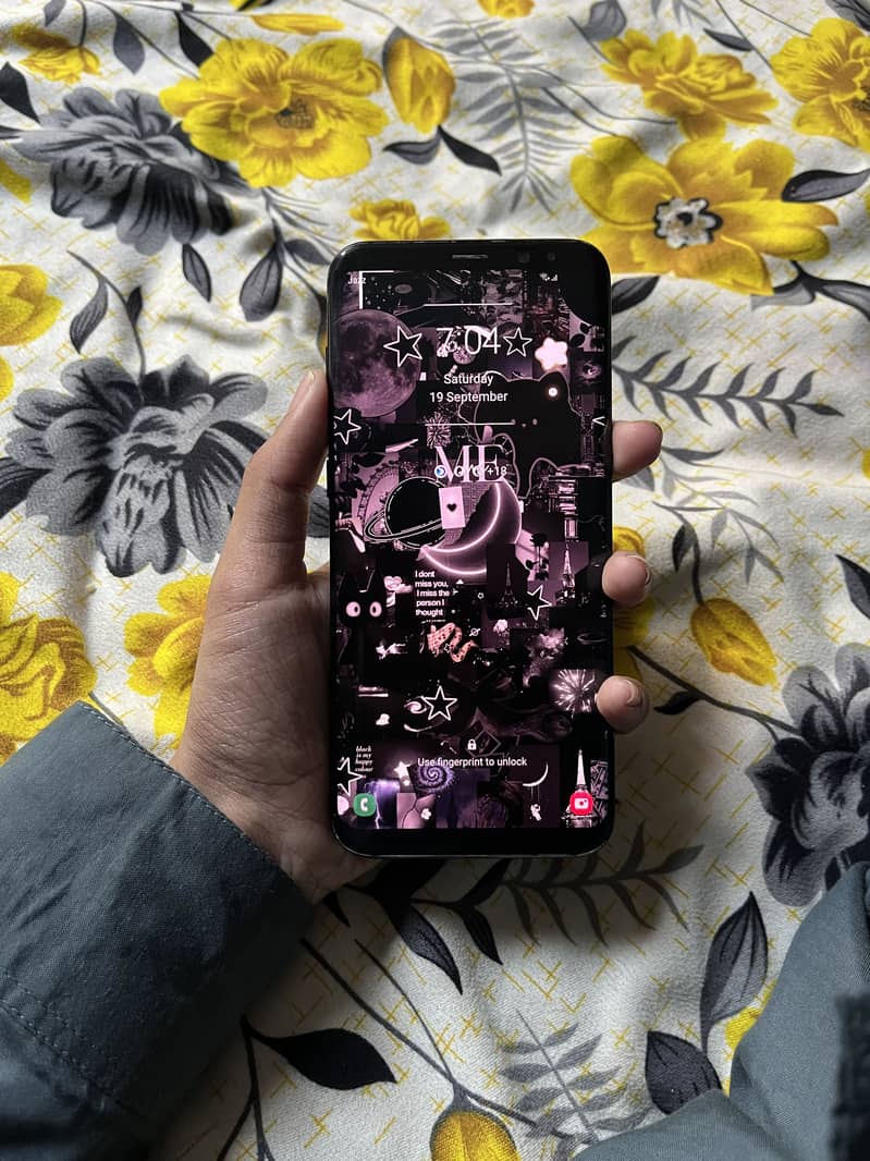 Samsung Mobile S8 Plus 4