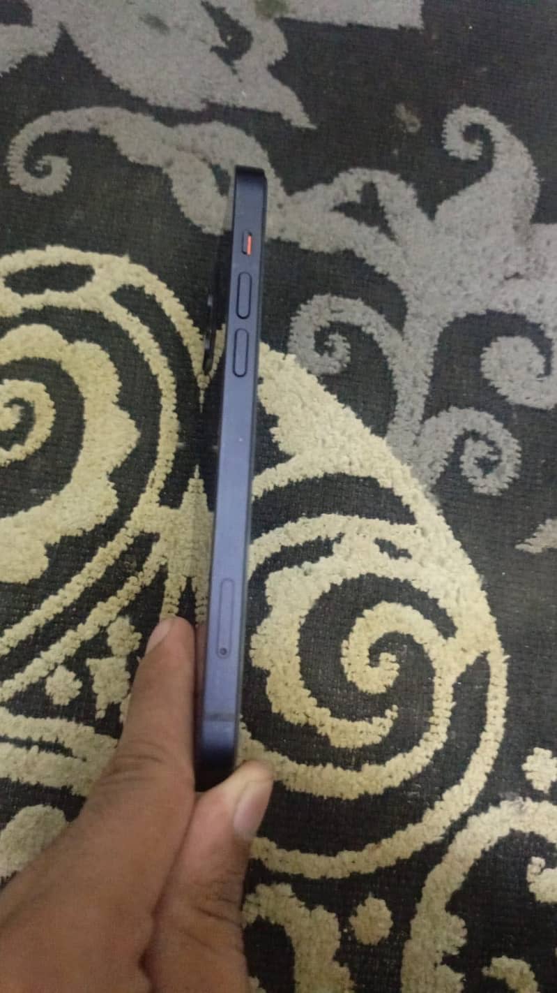 Apple iPhone 12 3