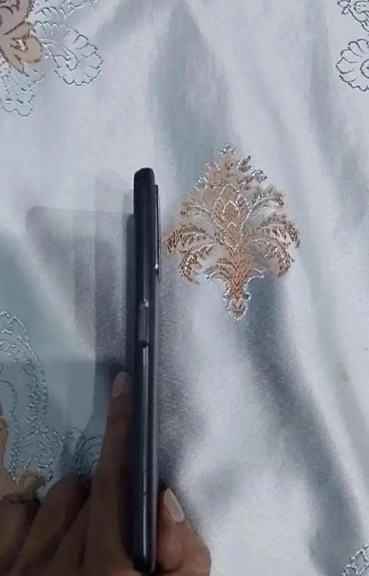 OPPO A76 3