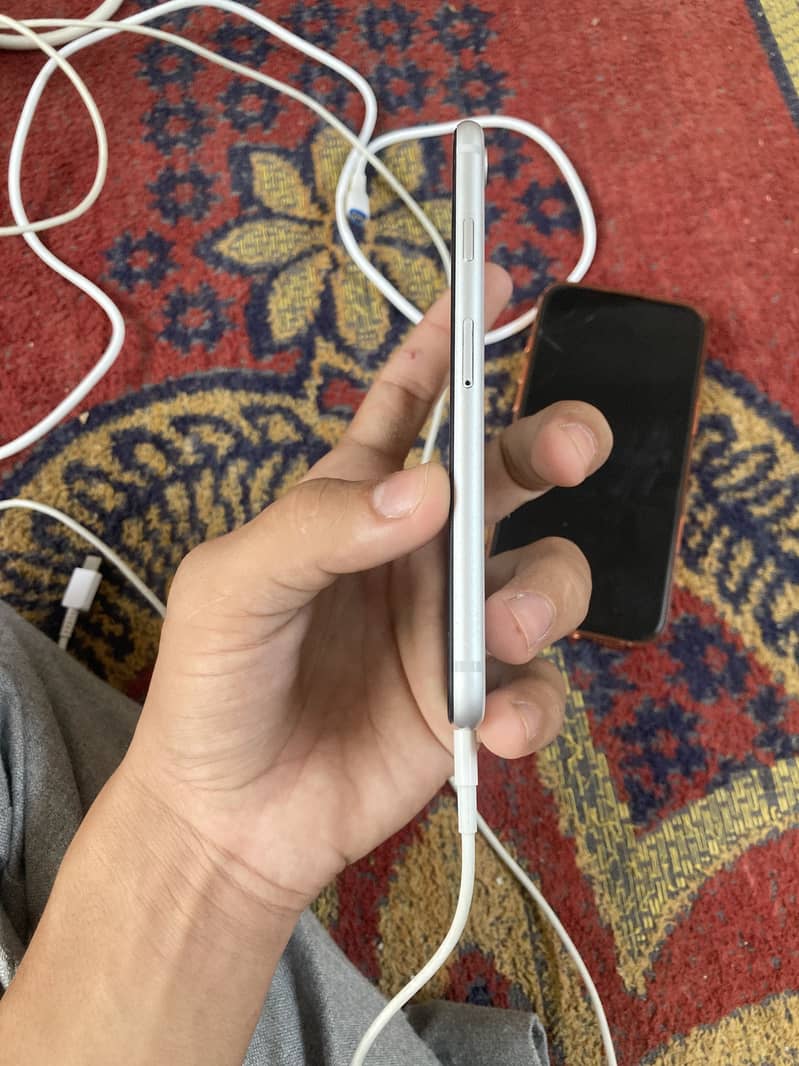 Apple iPhone 8 3